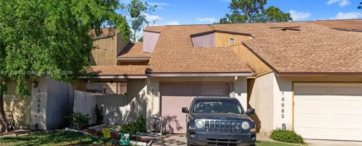 10057 Romaine Cir N