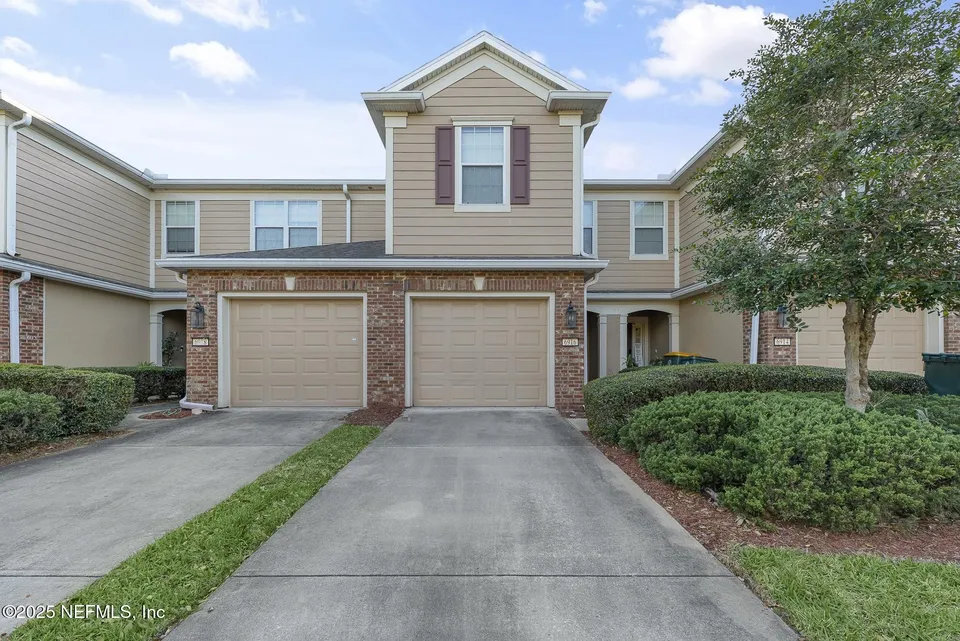 6916 Roundleaf Dr 6916 Roundleaf Dr