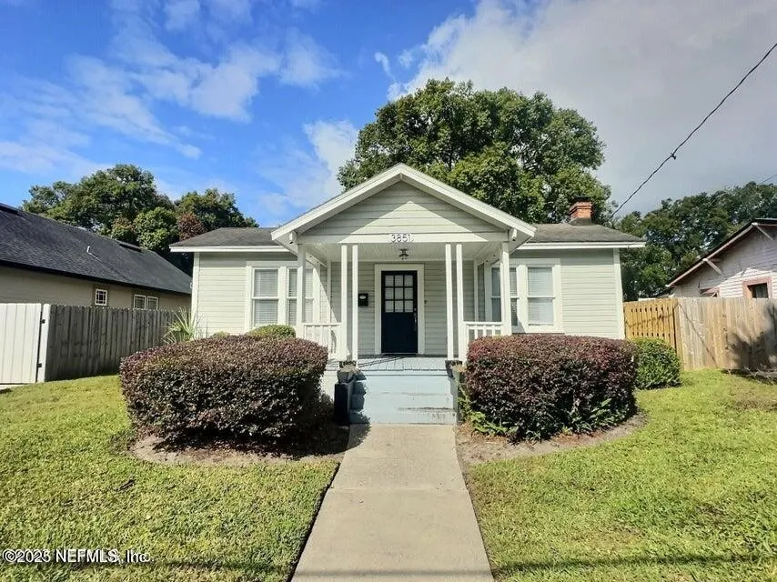 3851 Walsh St 3851 Walsh St
