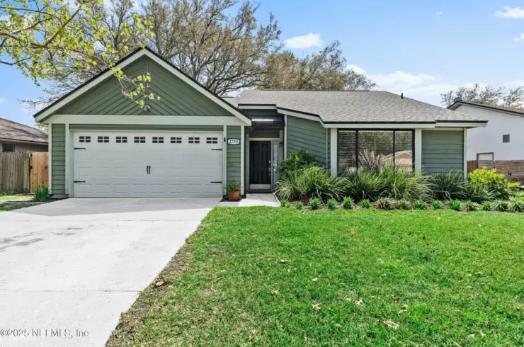2759 Moorsfield Ln