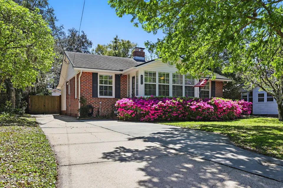 4226 Palmer Ave 4226 Palmer Ave