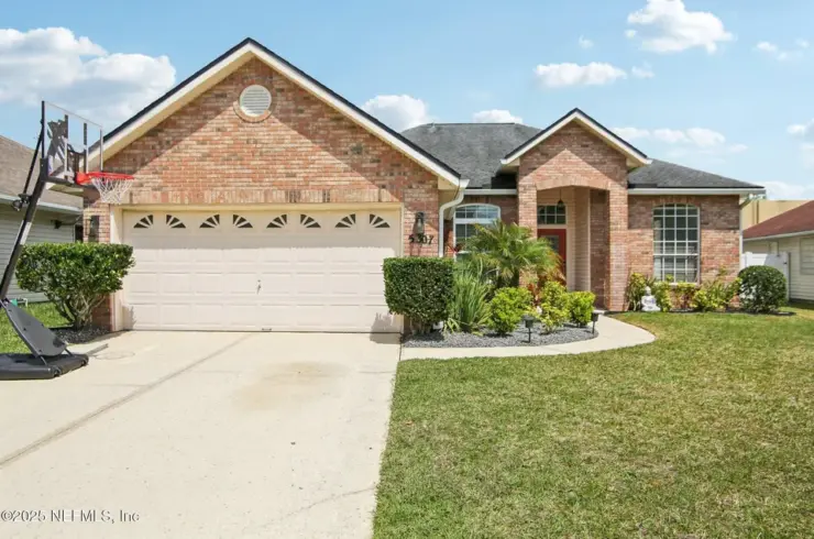 5307 Chestnut Lake Dr