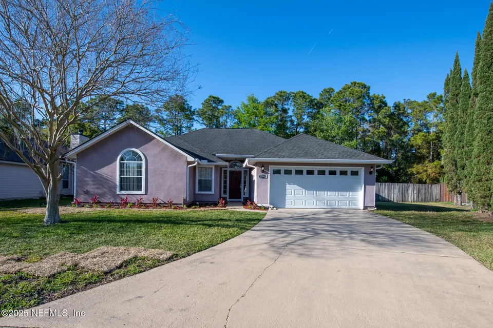 13043 Fringetree Dr E 13043 Fringetree Dr E