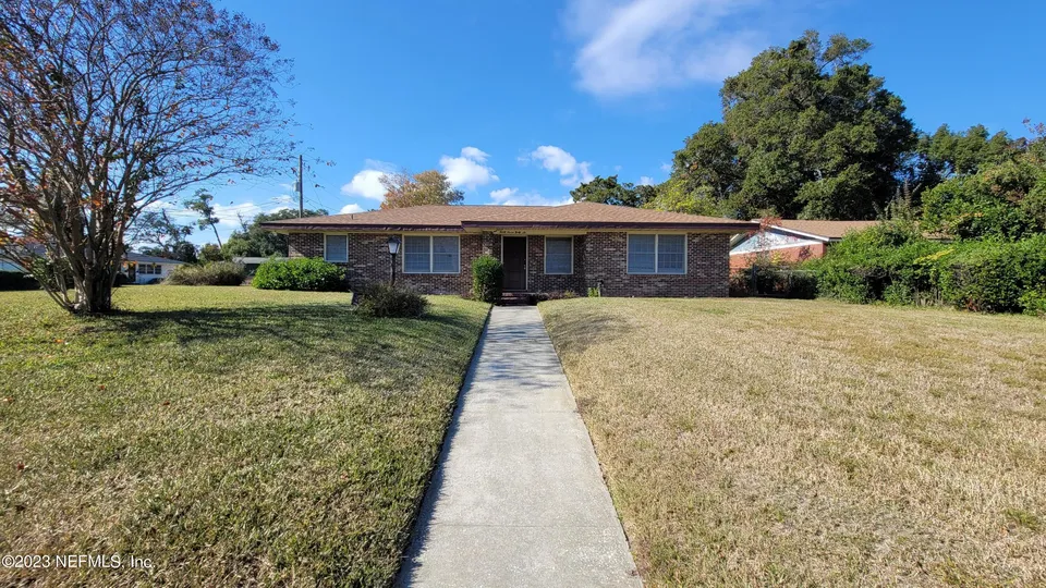 3746 Cedarcrest Dr 3746 Cedarcrest Dr
