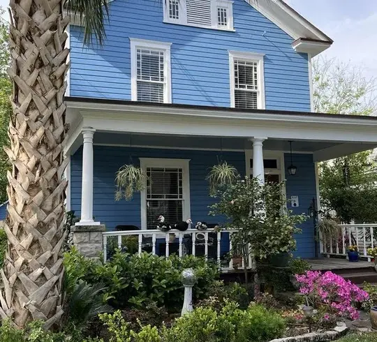 2137 Herschel St