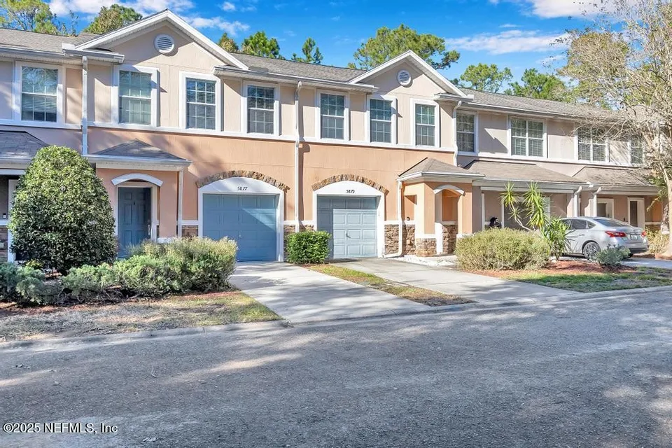 5877 Moonstone Ct 5877 Moonstone Ct