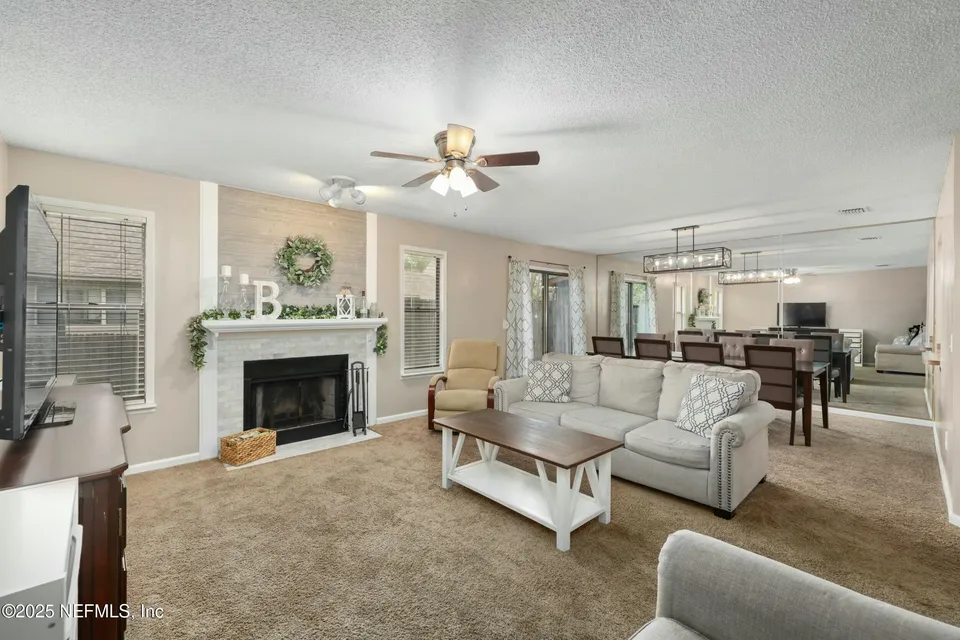 4133 Hidden Branch Dr N 4133 Hidden Branch Dr N