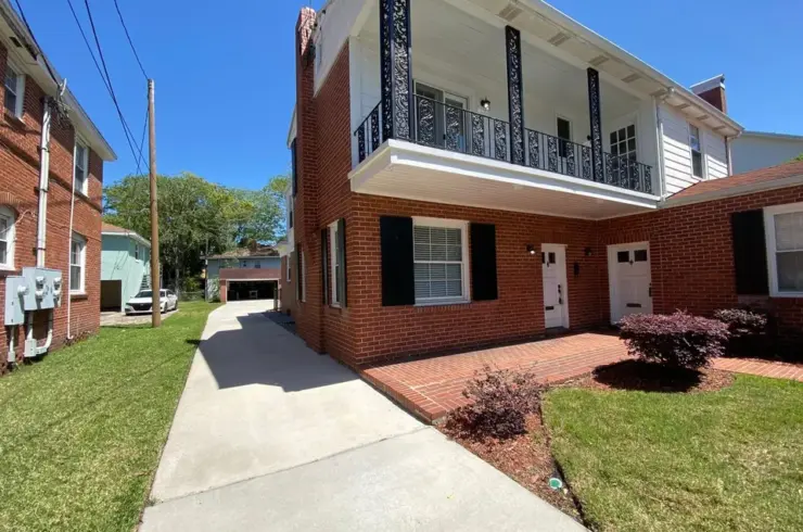 1271 Belmont Ter