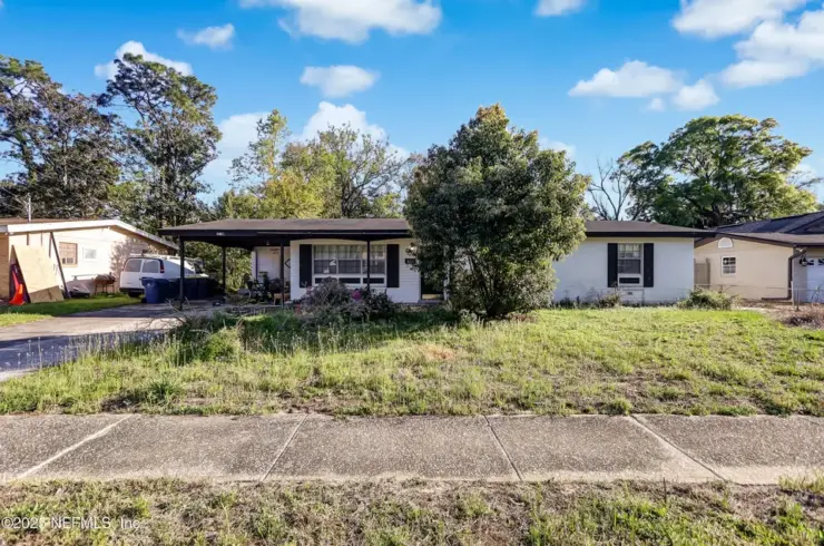 6402 Lenczyk Dr