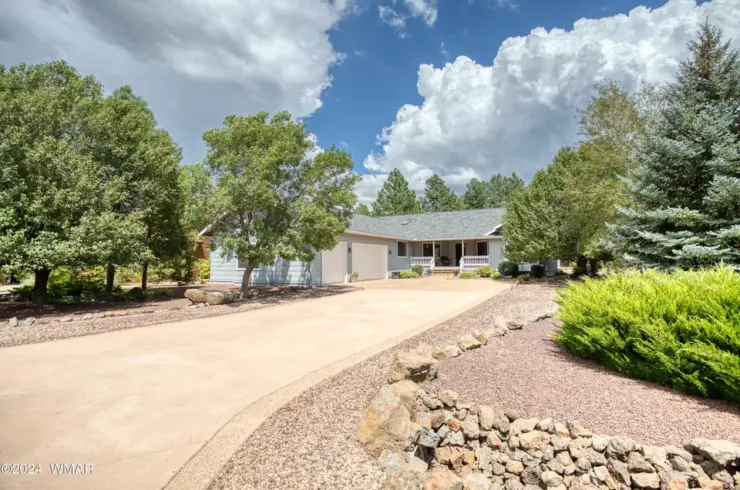 955 Rainbow View Dr
