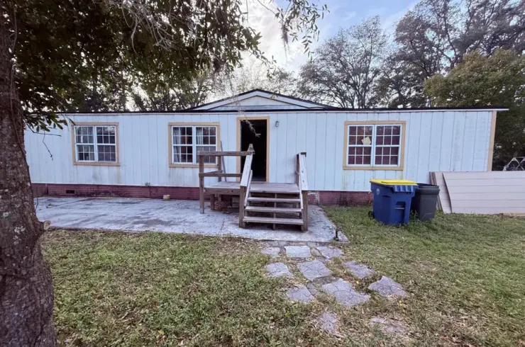 1527 Faye Rd