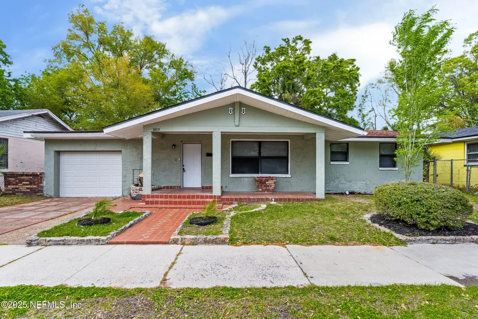 1819 W 10th St 1819 W 10th St