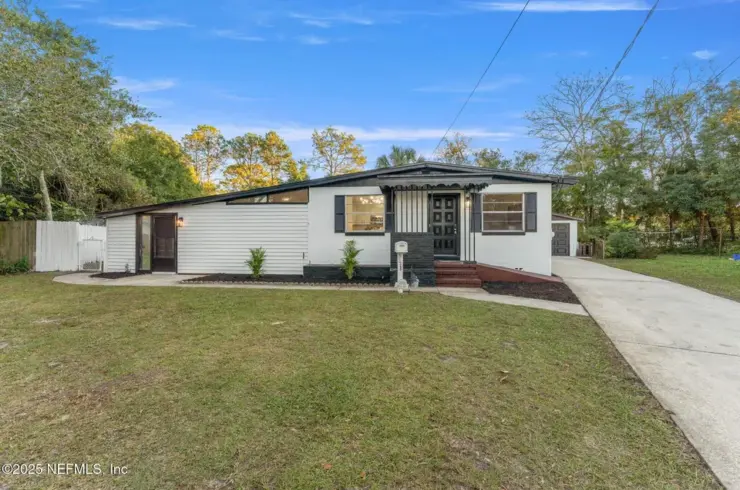 2311 Ardmore Ct