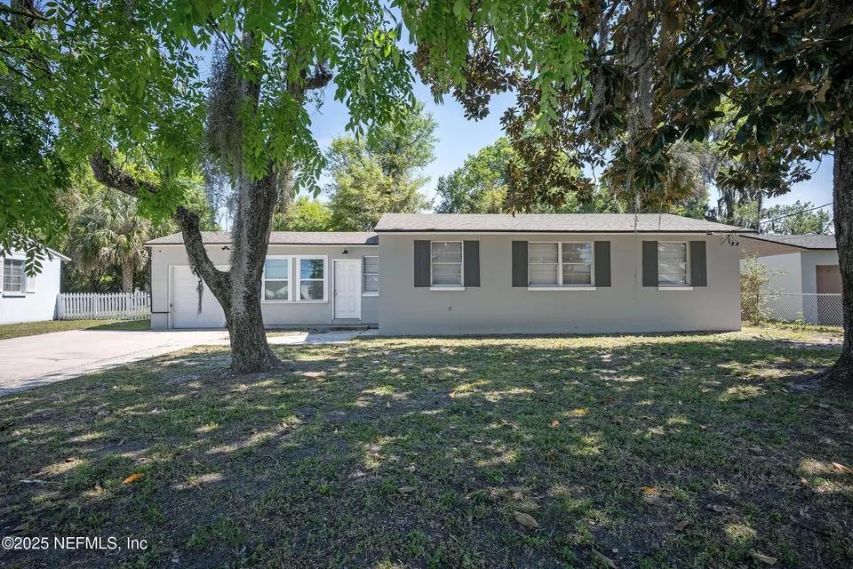 884 Kennard St 884 Kennard St