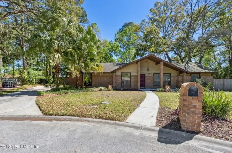 11439 Saxon Ct