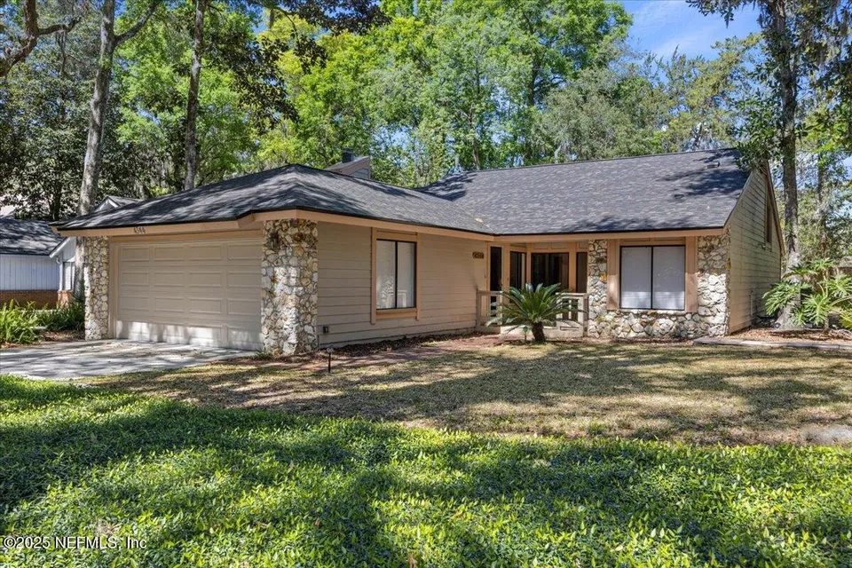4344 Springmoor Dr W 4344 Springmoor Dr W