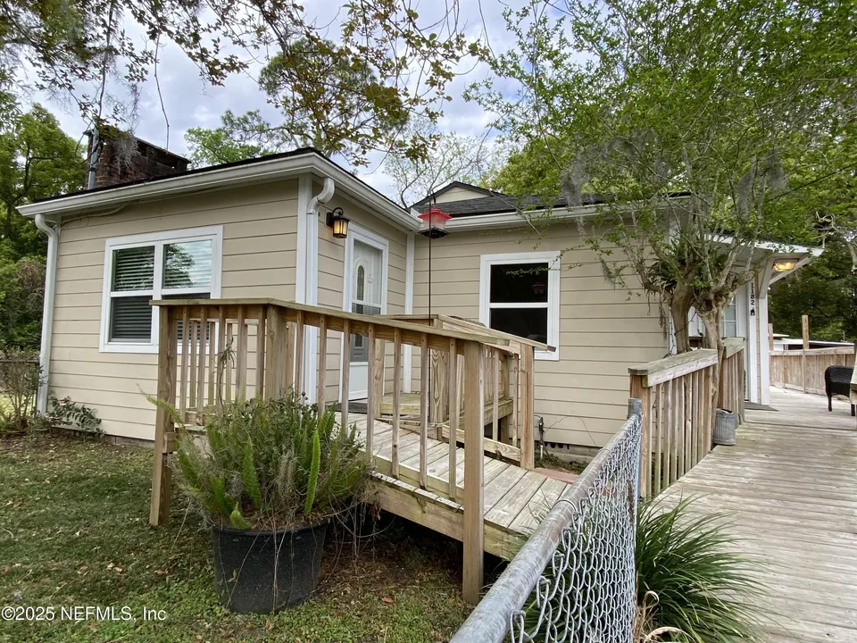 1182 Murray Dr 1182 Murray Dr