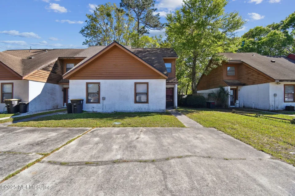 7608 Melissa Ct N 7608 Melissa Ct N