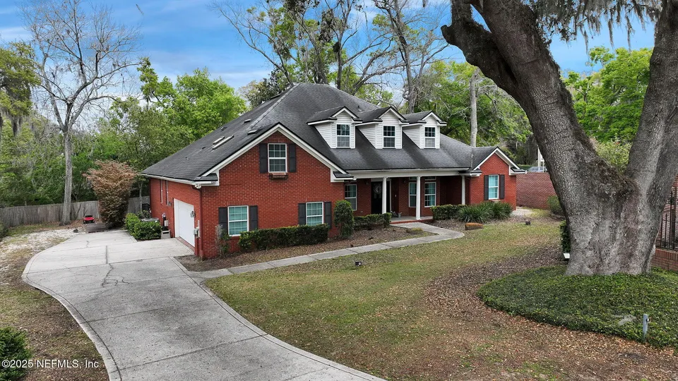 1365 Grosvenor Square Dr 1365 Grosvenor Square Dr