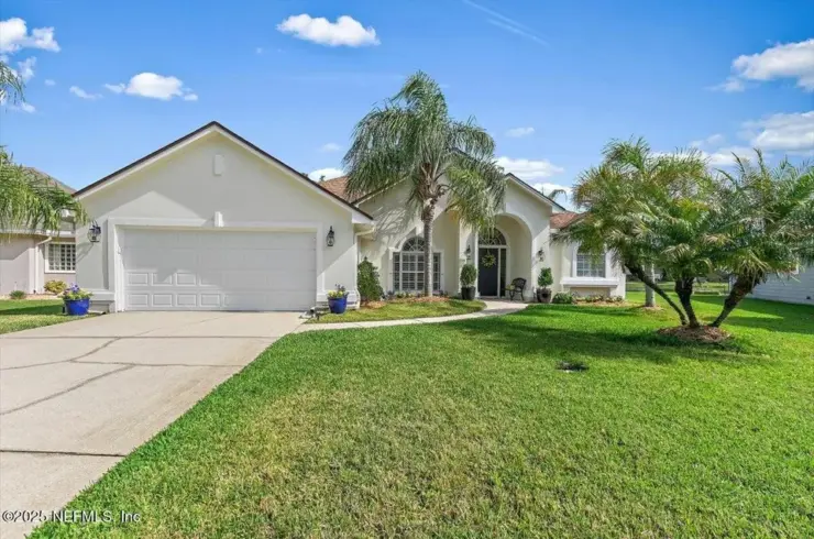 1563 Lake Bend Pl