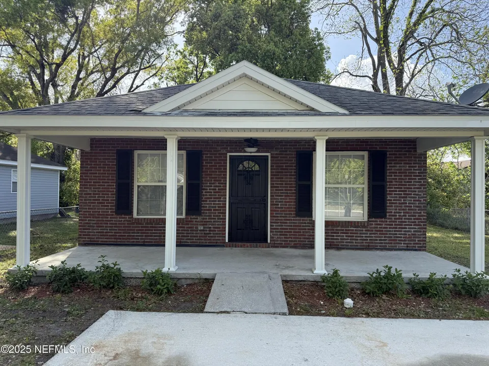 5744 Paris Ave 5744 Paris Ave