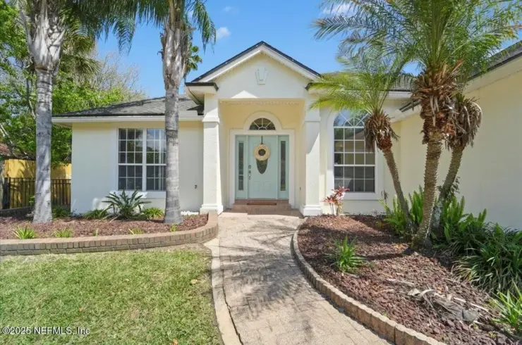 4253 Eagles View Ln