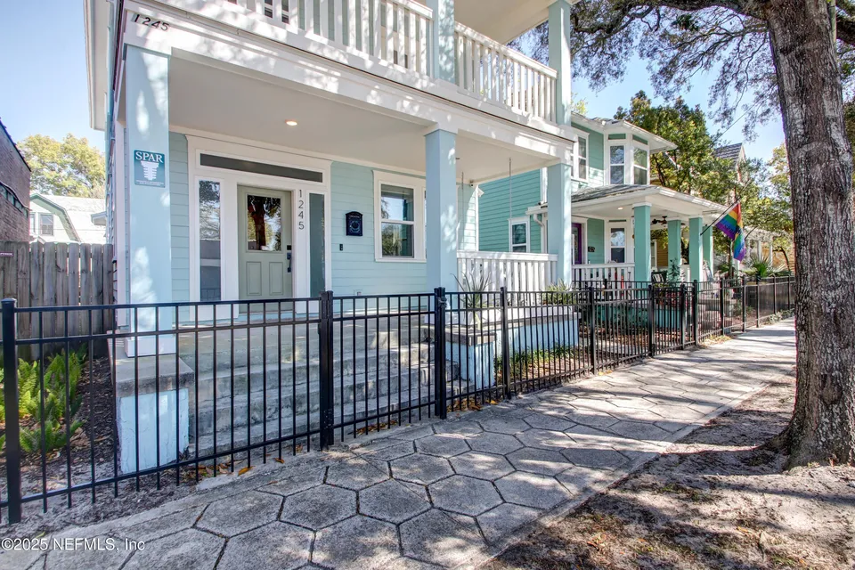 1245 Walnut St 1245 Walnut St