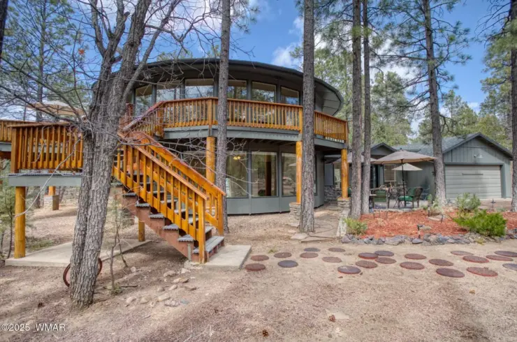 902 W Rim Rd