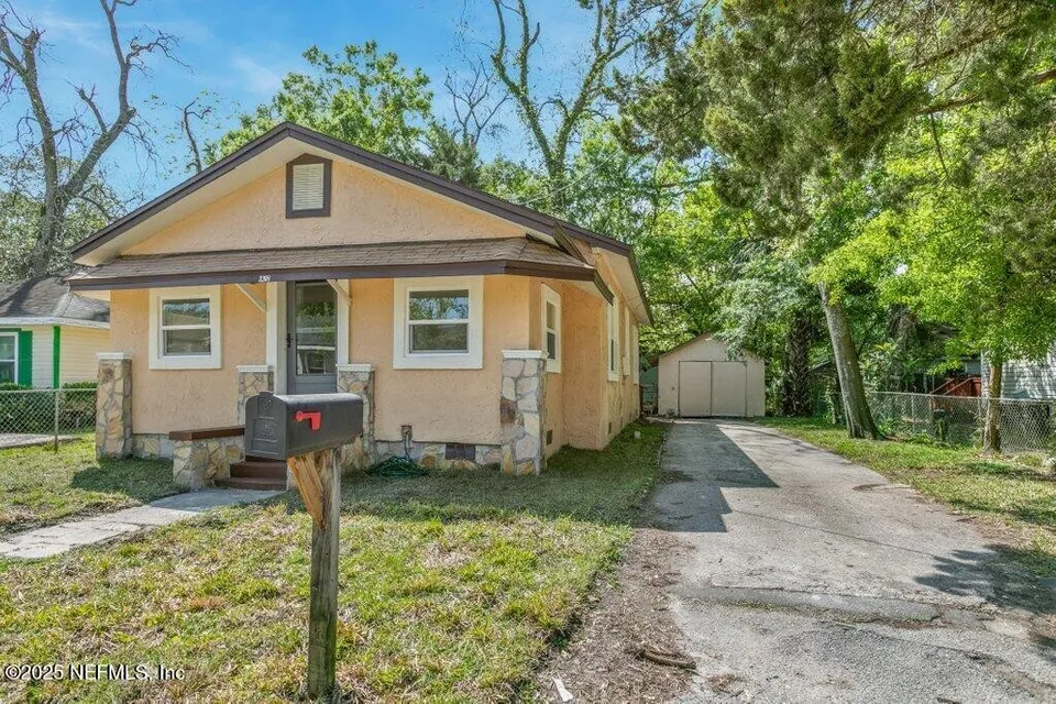 3208 Thomas St 3208 Thomas St