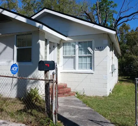 1971 Ella St