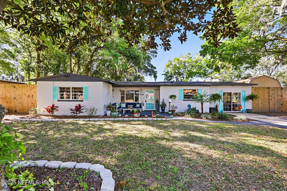 6024 Robbins Cir S 6024 Robbins Cir S
