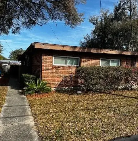 2821 Searchwood Dr