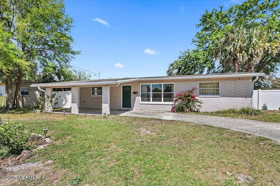 11667 Sands Ave 11667 Sands Ave