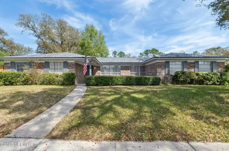 8401 Country Creek Blvd