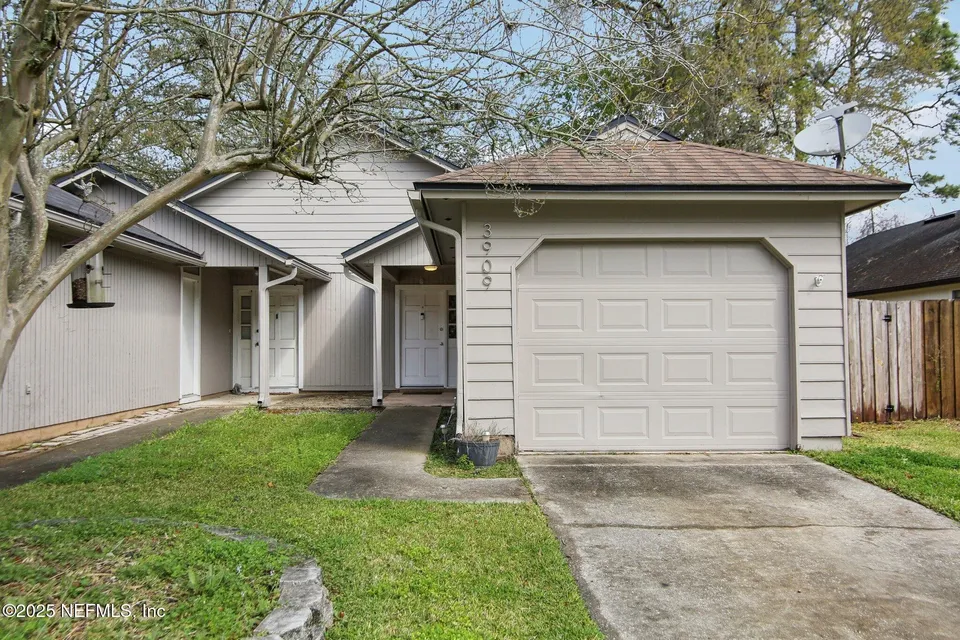 3909 Windridge Ct 3909 Windridge Ct