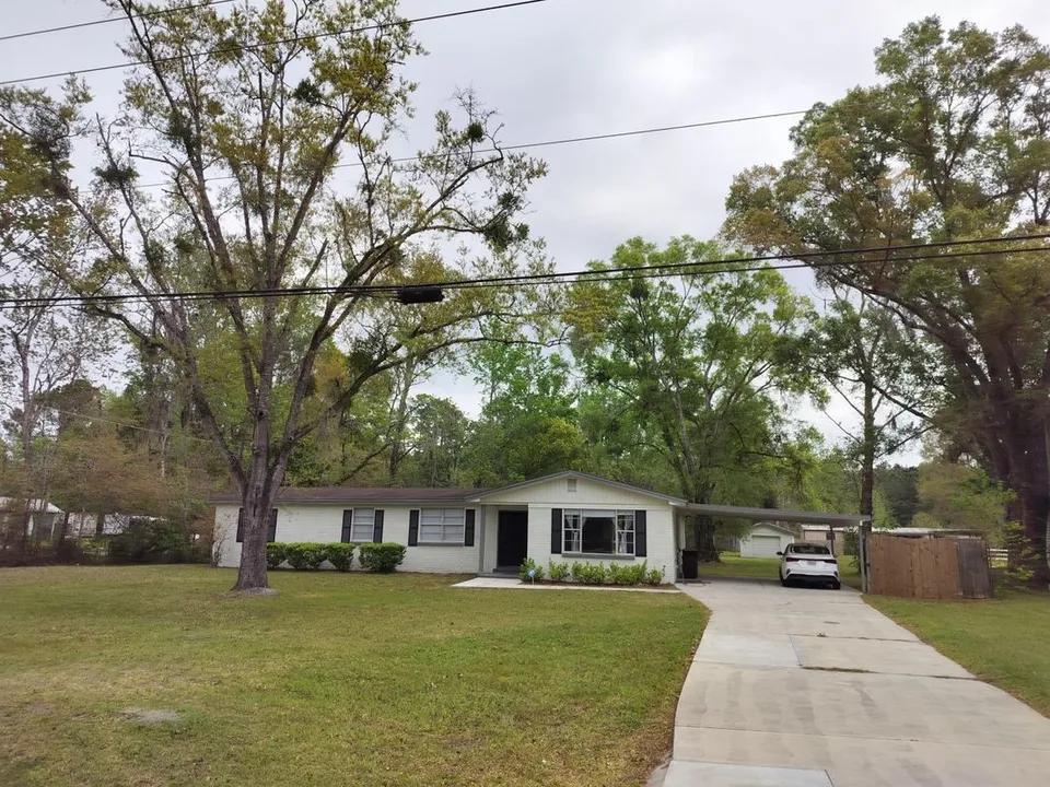 8903 Old Kings Rd 8903 Old Kings Rd