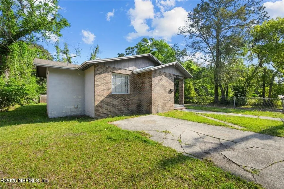 1603 W 29th St 1603 W 29th St