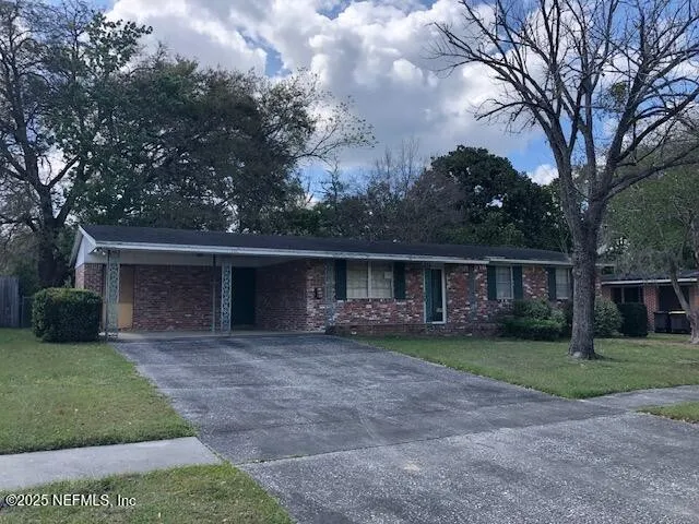 1130 Crown Dr