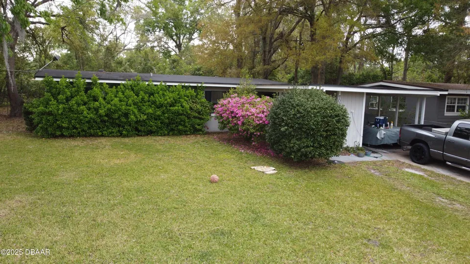 7037 Cherbourg Ave N 7037 Cherbourg Ave N