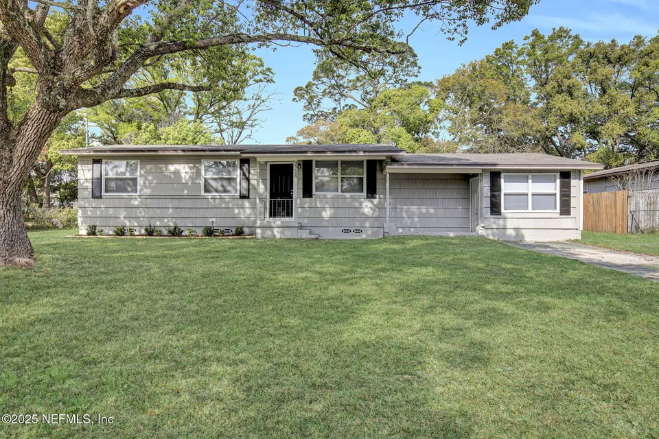 7328 Warner Dr 7328 Warner Dr