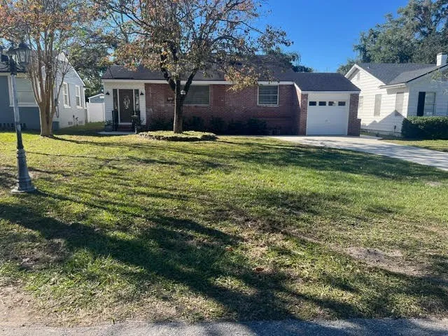 1142 Miramar Ave