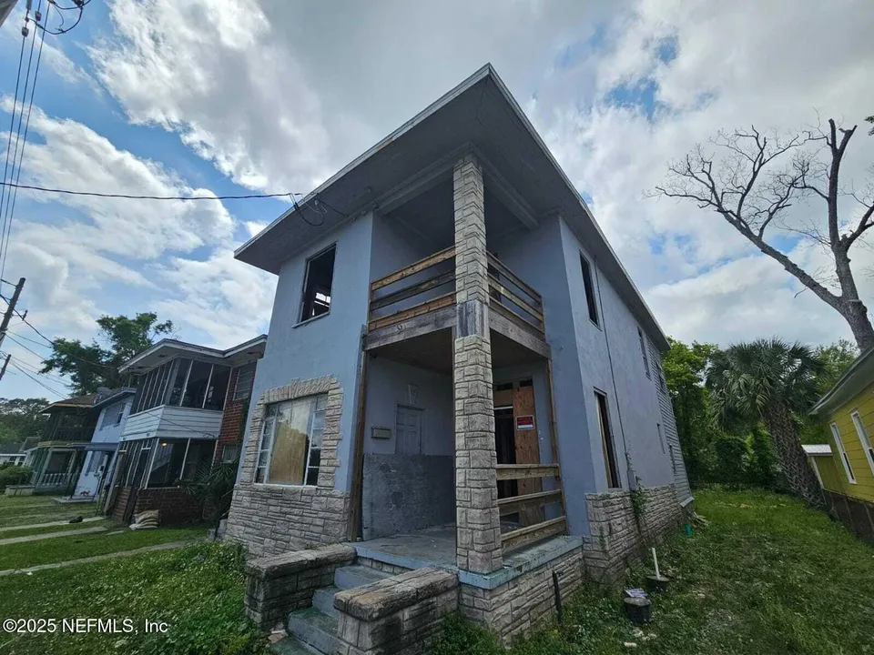 1760 Myrtle Ave N 1760 Myrtle Ave N