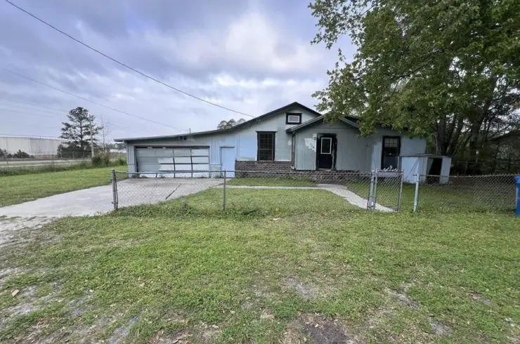 12306 Desoto St
