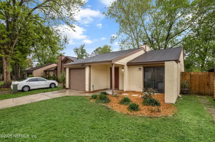 8324 Meadow Bend Ct