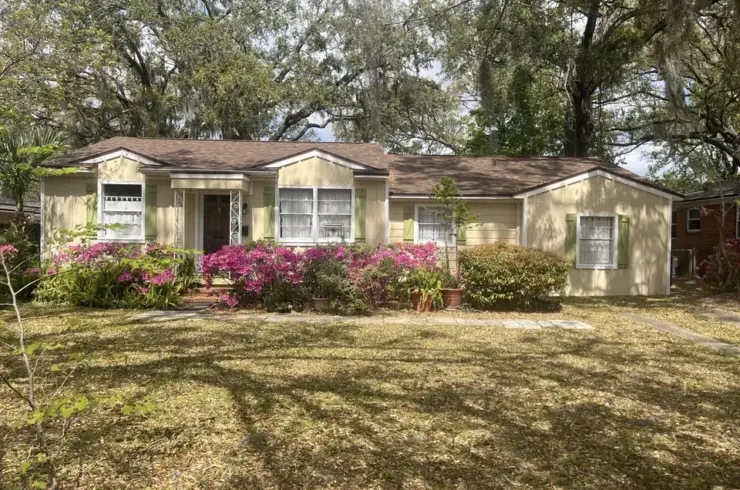 1915 Lakewood Cir S