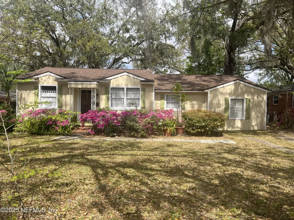 1915 Lakewood Cir S 1915 Lakewood Cir S