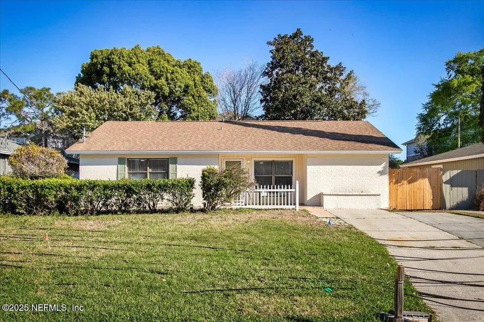 14319 Cedar Island Rd N 14319 Cedar Island Rd N