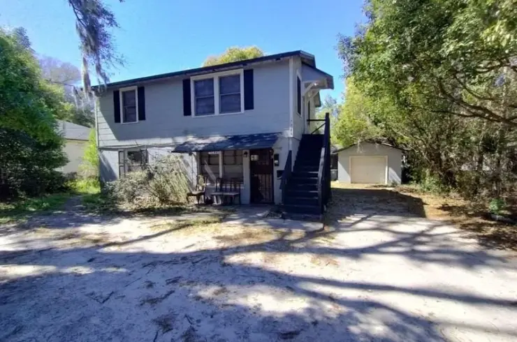 7046 Bloxham Ave