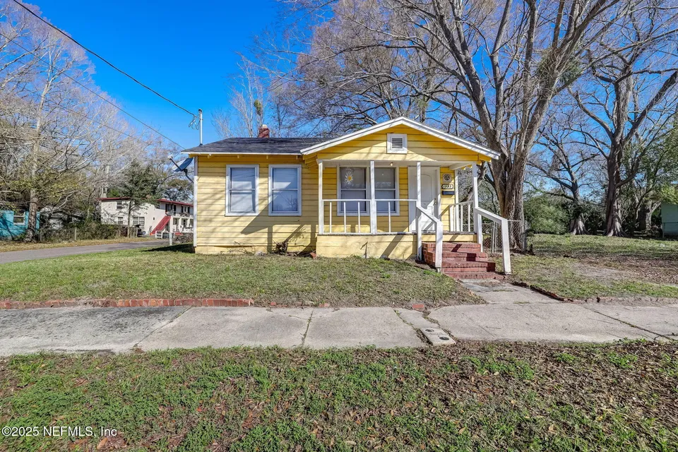 1533 W 16th St 1533 W 16th St