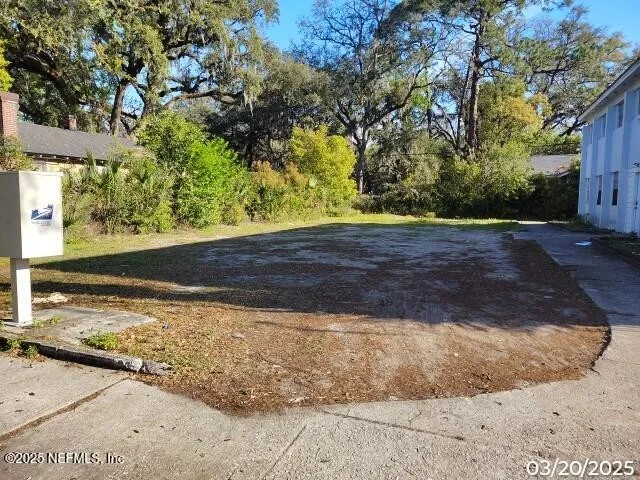 611 Woodbine St